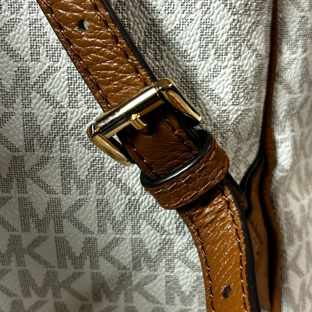 Michael Kors Abbey Fashion Backpack In Vanilla/Acorn - Picture 11 of 14
